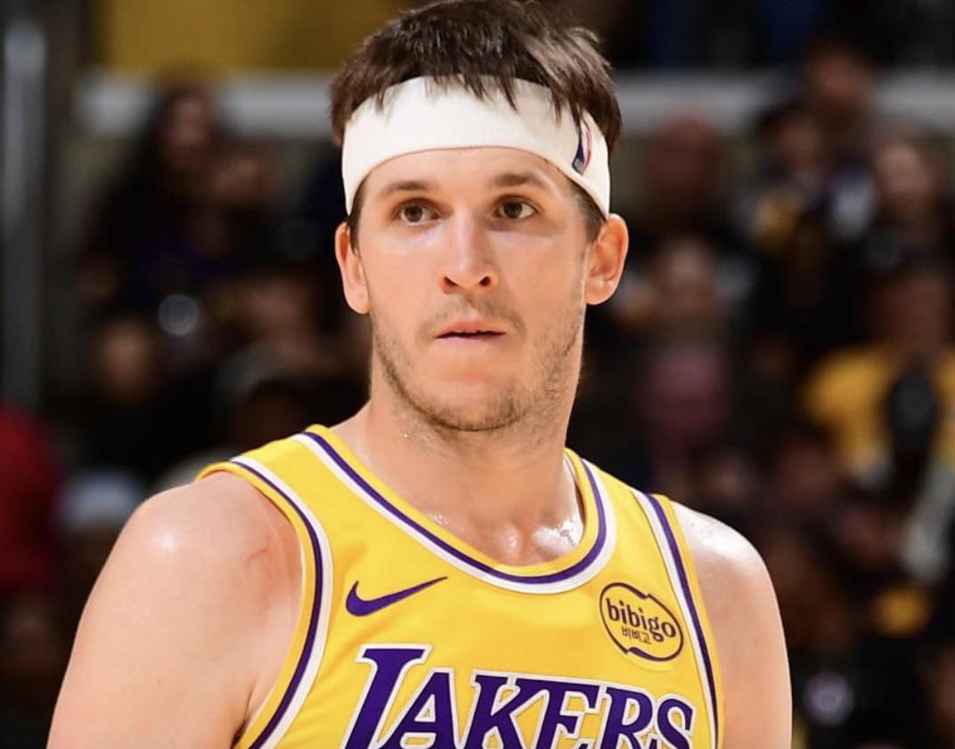 500彩票网官方-里夫斯谈故意罚球不中：之前我犯了错误，当时只想着拼一把